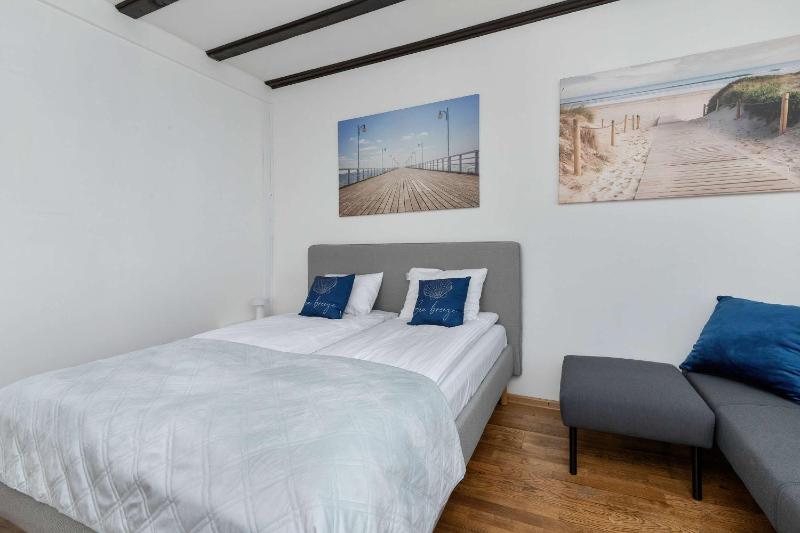 Villa Lana 6 bedrooms with Parking and Terrace near the Beach in Sopot by Noclegi Renters - image 23