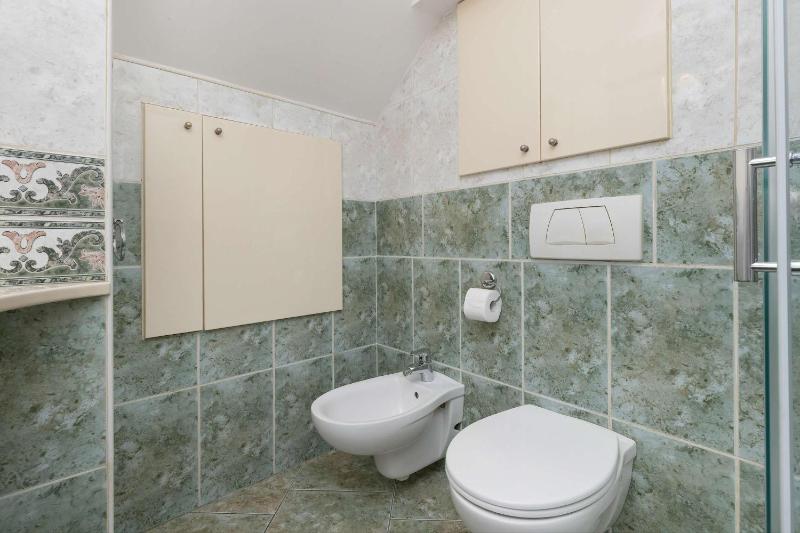Villa Lana 6 bedrooms with Parking and Terrace near the Beach in Sopot by Noclegi Renters - image 22
