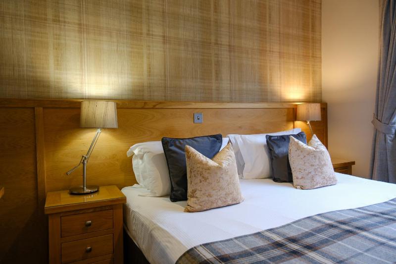 Classic Double Room image 3