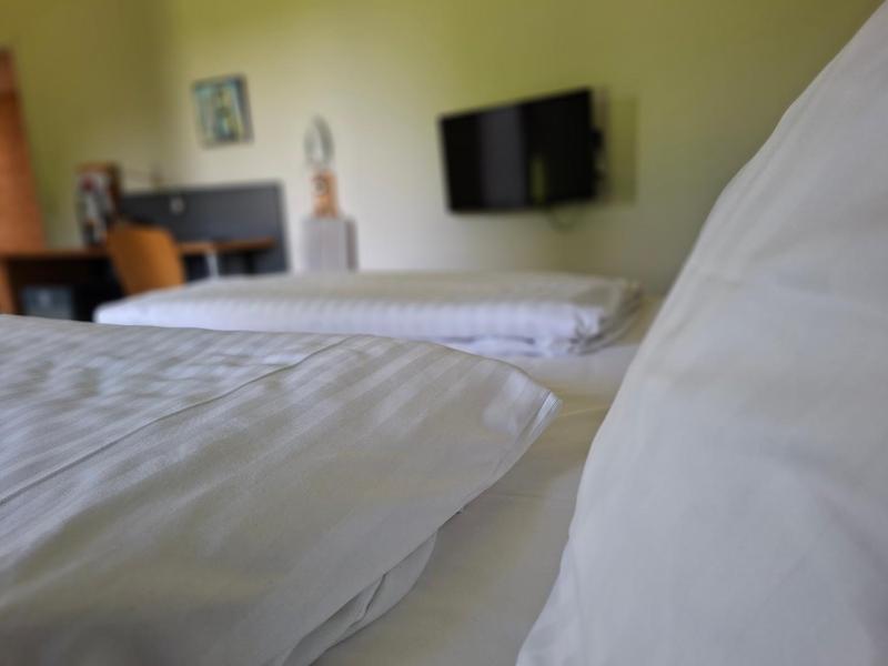 Small Double Room image 3
