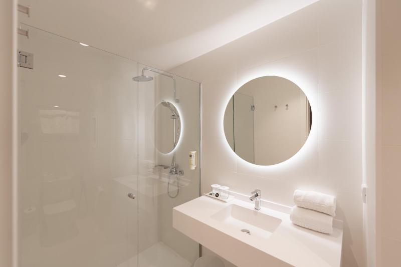 Superior Double Room (2 Adults + 2 Children) image 2