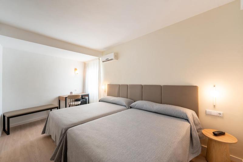 Superior Double Room (2 Adults + 2 Children) image 4