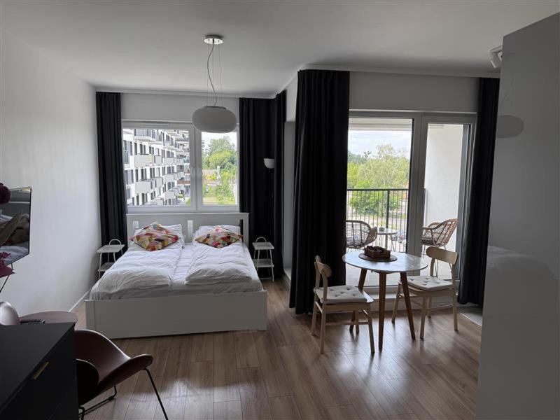 Barańczaka Cozy Studio with Parking in Poznań by Noclegi Renters - image 13