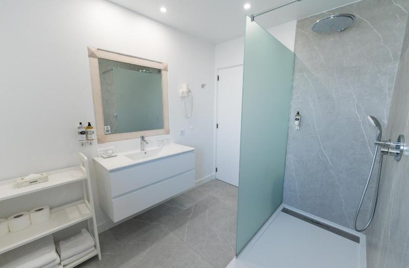 One-Bedroom Apartment image 1