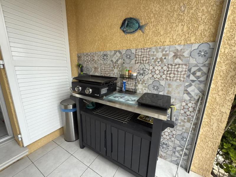Petite maison avec jardin & piscine partagee - image 6
