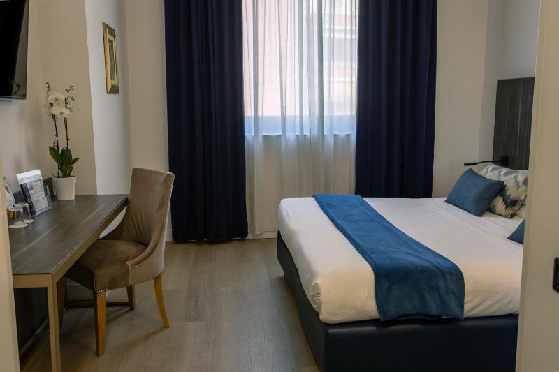 Classic Double Room (1 Adult) image 1