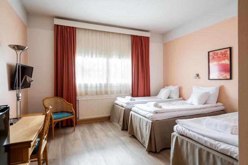 Standard Triple Room image 1