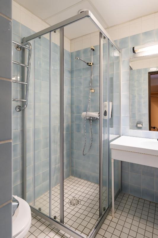 Standard Double Room image 3