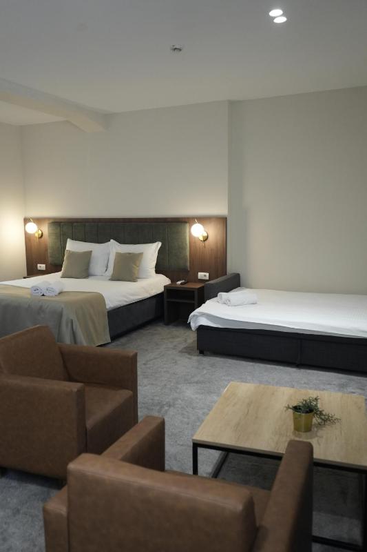 Quadruple Room image 1
