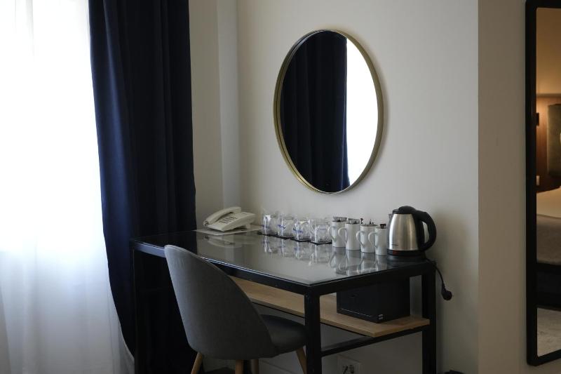 Quadruple Room image 4