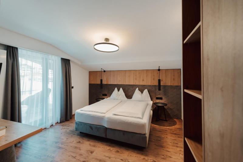 Double Room with Terrace image 1