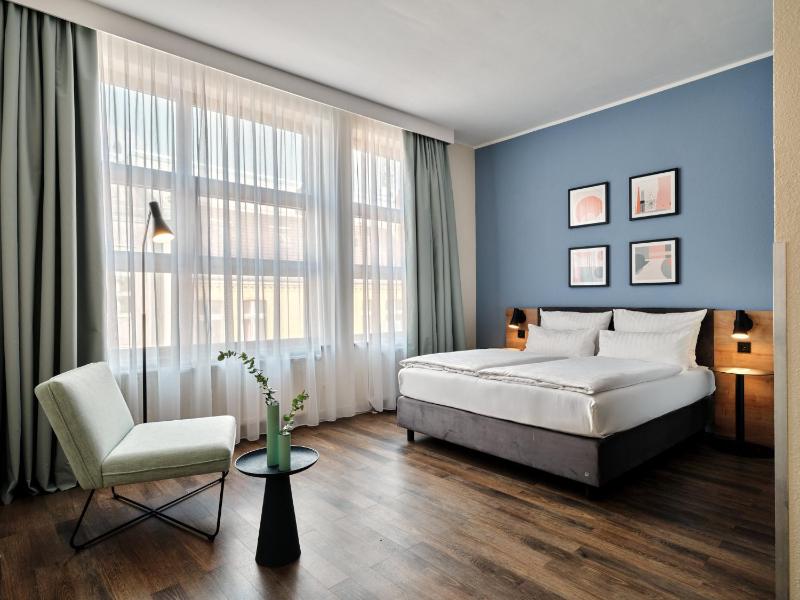 Standard Room image 2
