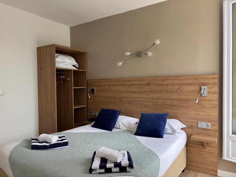 Double Room image 3