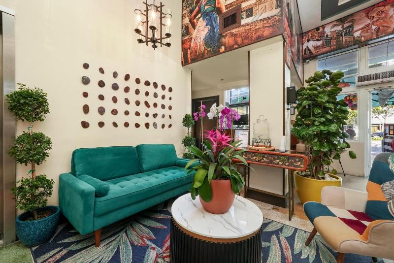 Hotel Chelsea - image 2