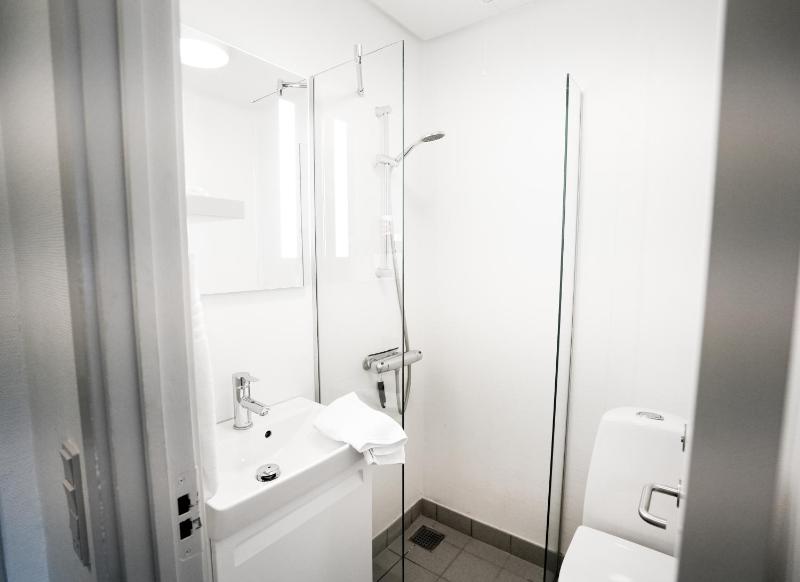 Small Double Room (140 cm bed) image 2