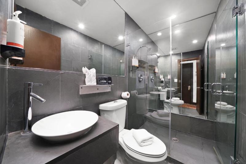 Standard Double Room image 2