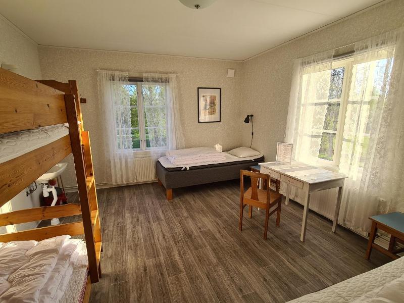 Quadruple Room image 4