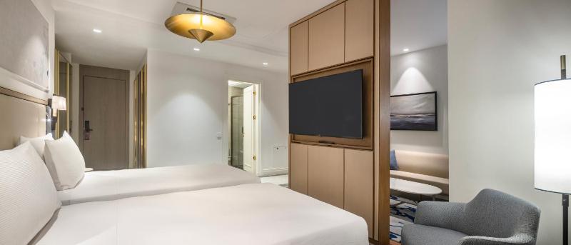 Deluxe Double Room with Two Double Beds image 3