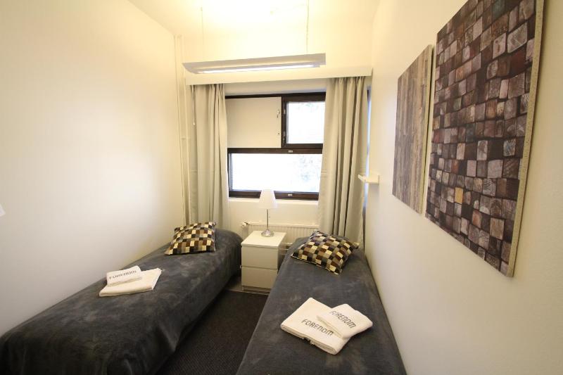 Twin Room with Shared Bathroom image 4
