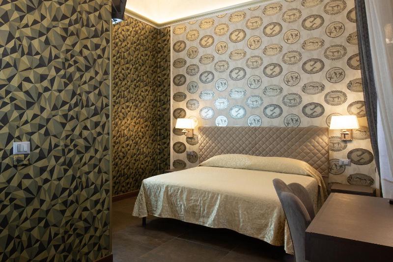 Superior Double Room image 3