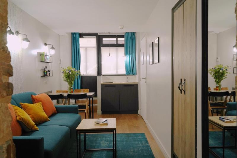 Apartment with King Bed and Kitchen image 1