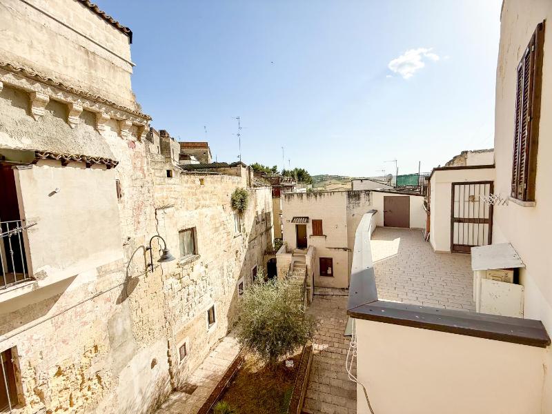 Classic Apartment image 4