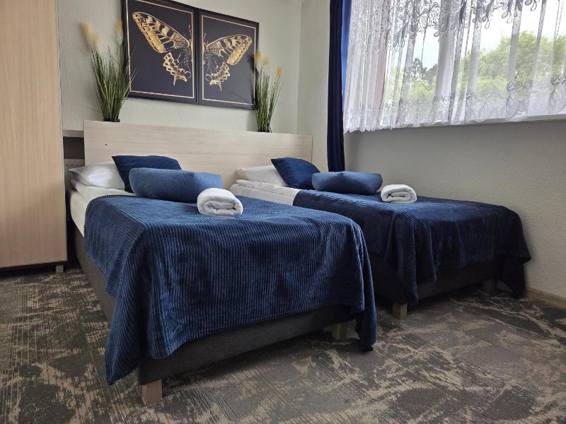 Double Room image 4