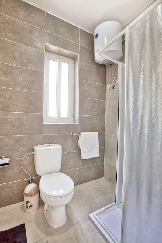 Mercury Penthouse Suite - Sliema Centre - By Haven & Keys Malta - image 6