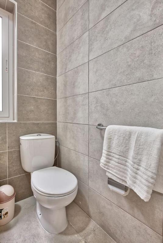 Mercury Penthouse Suite - Sliema Centre - By Haven & Keys Malta - image 4