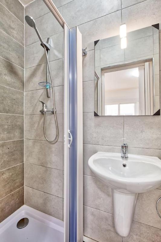 Mercury Penthouse Suite - Sliema Centre - By Haven & Keys Malta - image 15