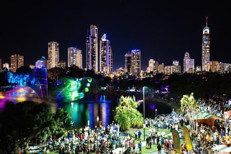 Chic 1BR Getaway Steps from Beach and Surfers Paradise - image 2