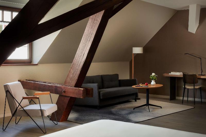 Family Room (2 Adults + 2 Children) image 4