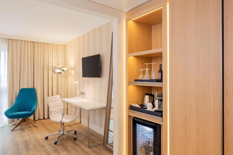 Superior Double or Twin Room image 3