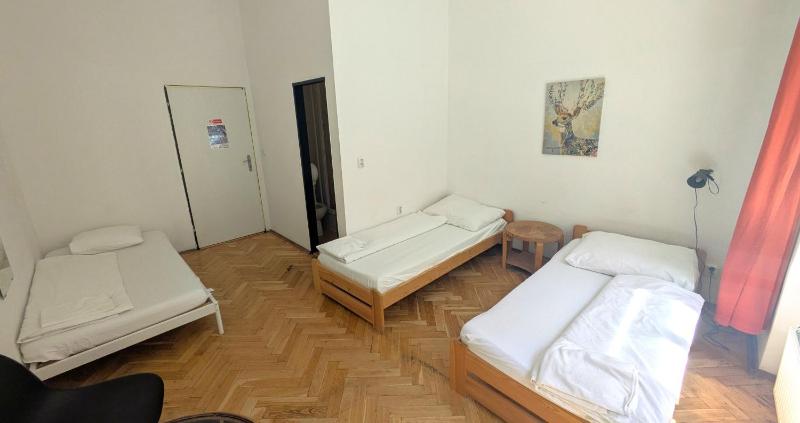 Triple Room with Bathroom image 1