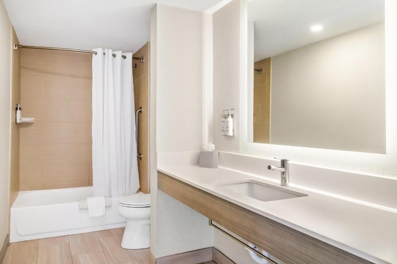 Holiday Inn Express & Suites Jacksonville South East - Medical Center Area By IHG - image 44