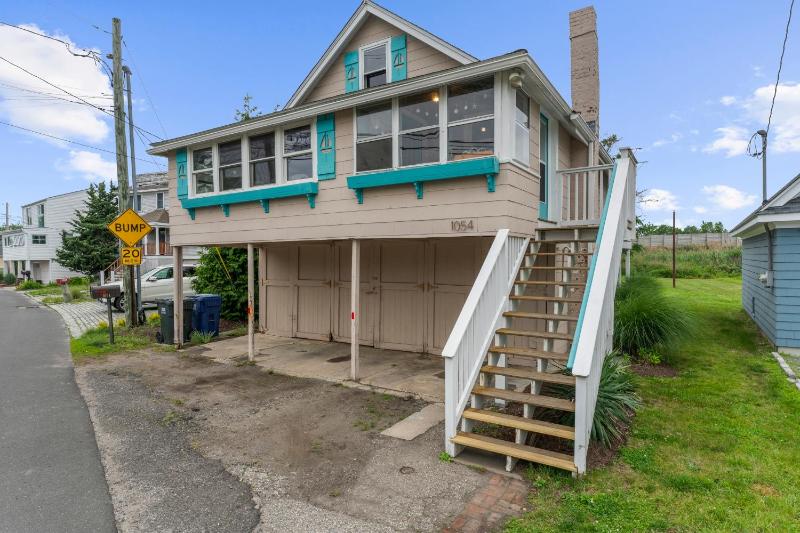 Three-Bedroom House image 2