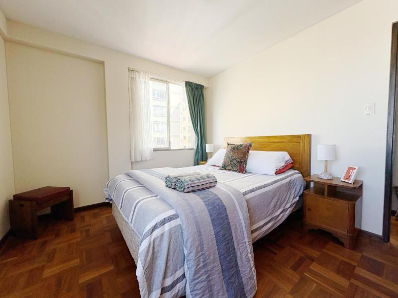 Apartamento con hermosa vista y soleado en Sopocachi - image 7