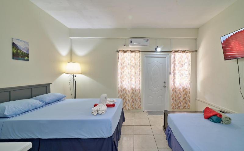 Valley View Hideaway - image 8