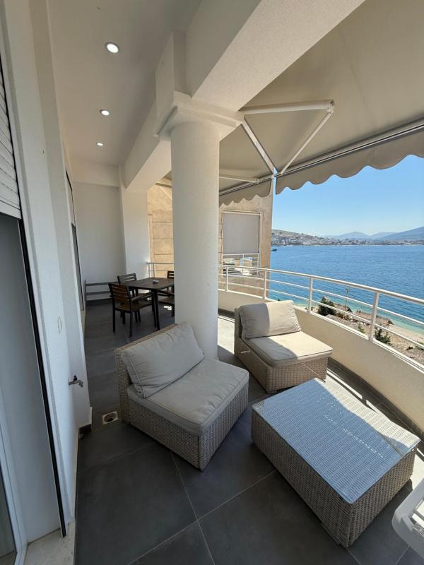 Apartment with Sea View image 4