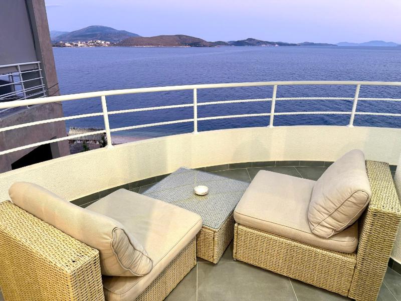 Apartment with Sea View image 2