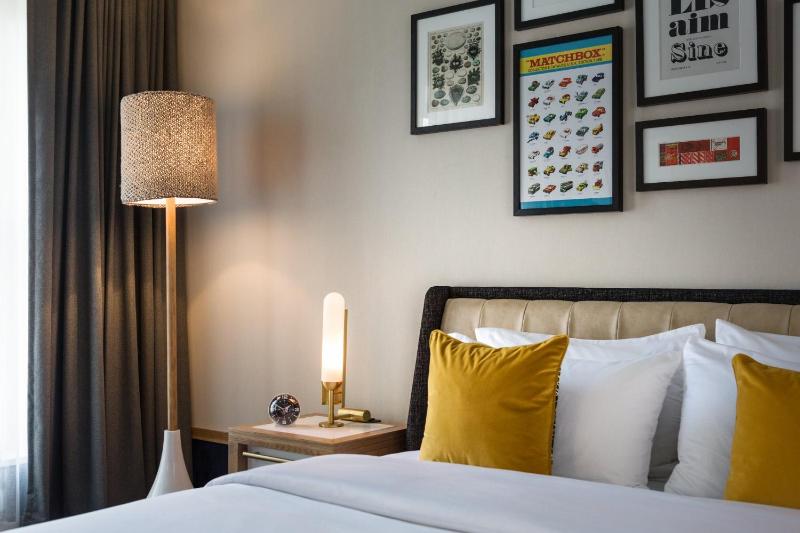 Premium Queen Room with Two Queen Beds and City View image 4