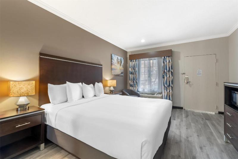 King Room - Disability Access/Non-Smoking image 3