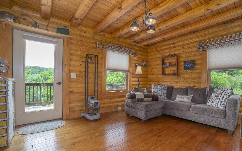 King Room with Mountain View image 4
