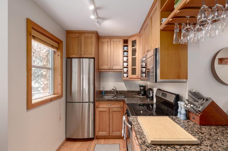 1BR in Powderview Creekside Bright and Cozy Private Ski Storage Fireplace Free Parking - image 13