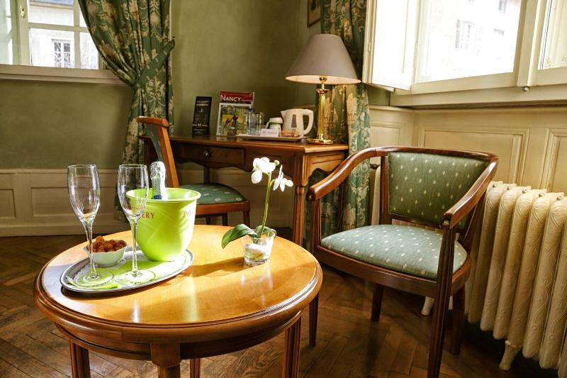 Hotel D'haussonville - image 30