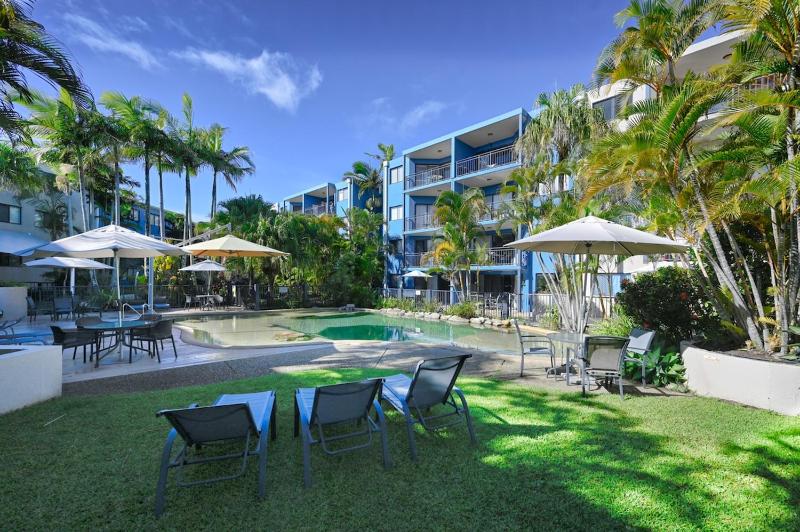 Seaside Charm & Comfort - 1min to Beach - image 1