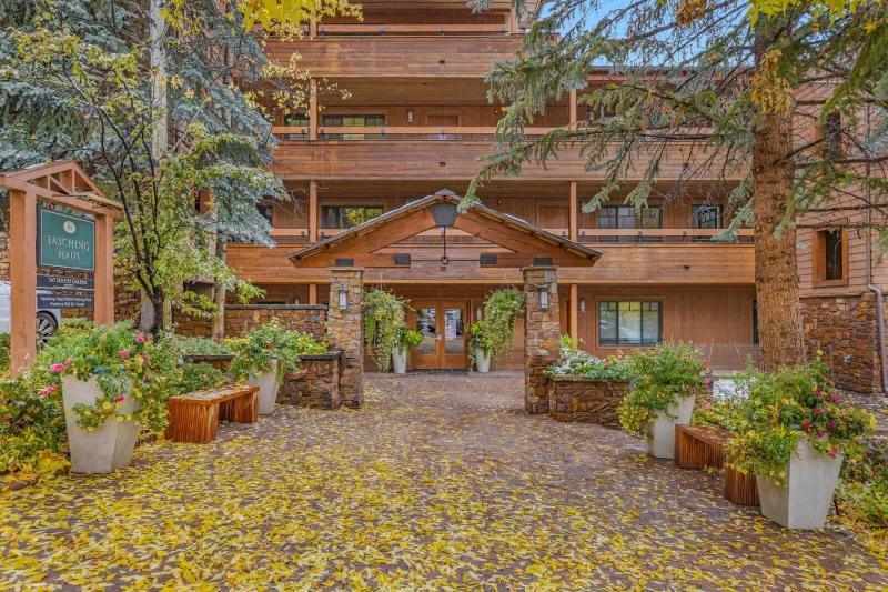 New Listing 3 BR 3 BA Aspen Condo near Gondola - image 13