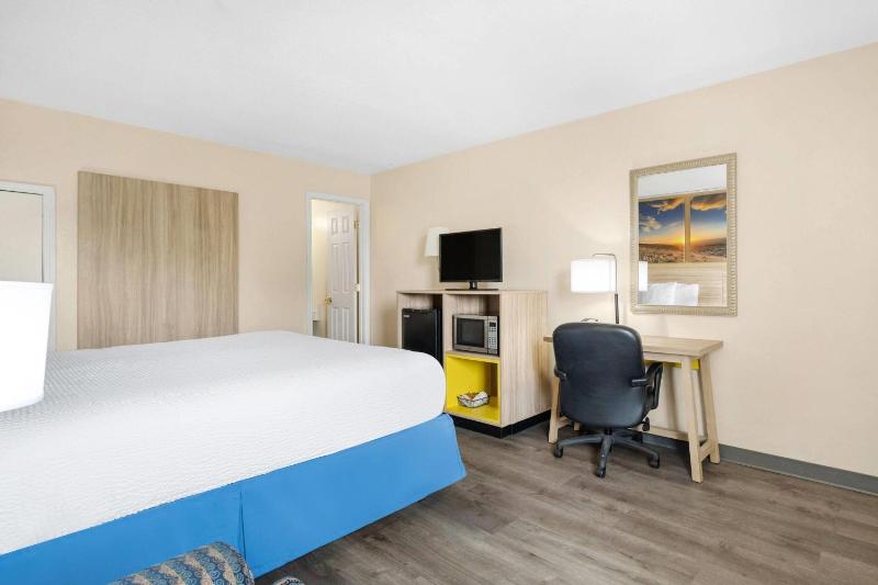 King Room - Mobility Access/Non-Smoking image 3