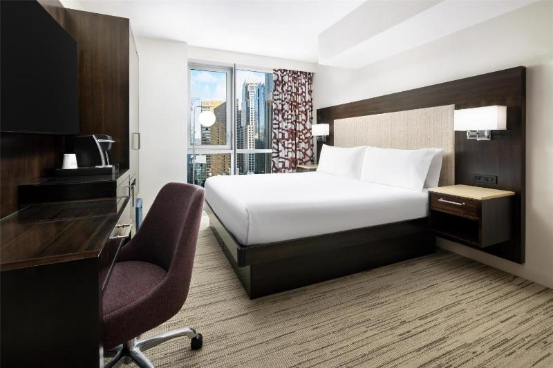 King Room with City View image 4