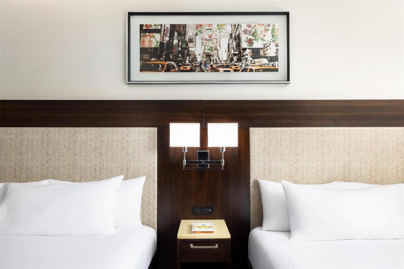 Queen Room with Two Queen Beds image 3